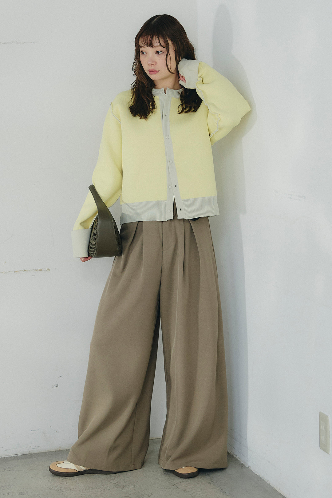 [SET]リバーシブル配色ニットカーディガン+ベルト付きツータックワイドパンツ(2set)