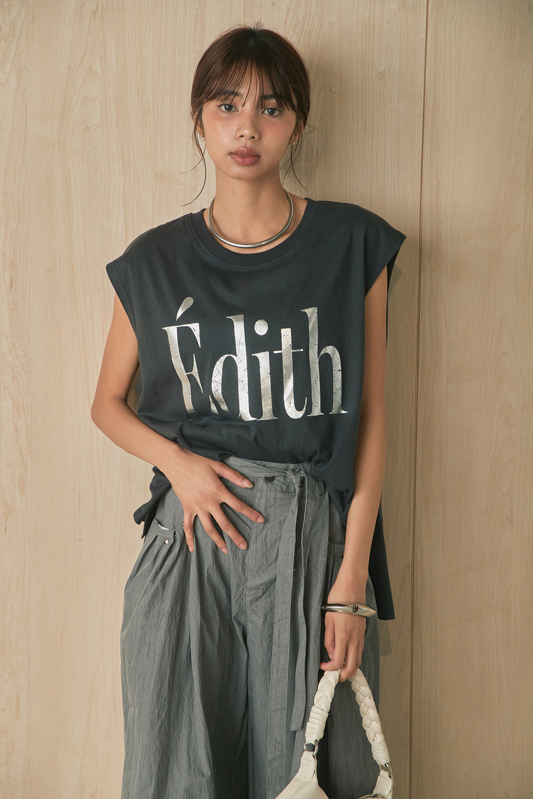 [SET]箔ロゴプリントノースリーブTシャツ+スタッズ付きポケットタックパンツ(2set)