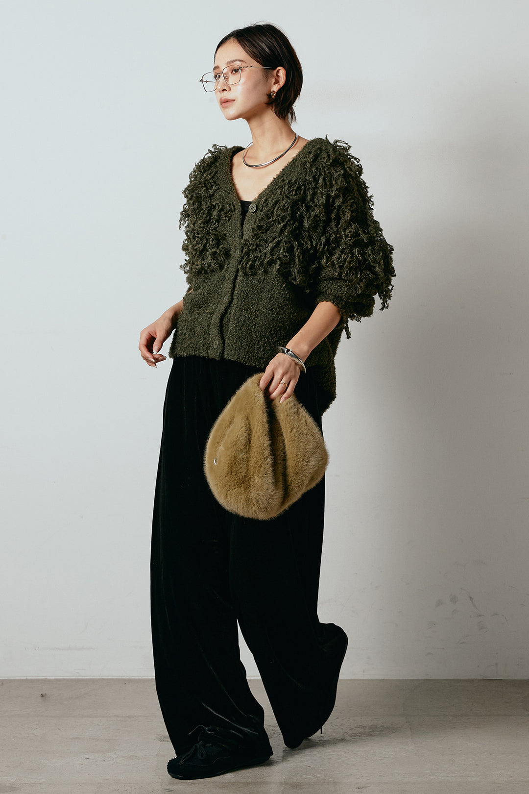 [SET]ループ編みVネックニットカーディガン+ベロアサスペンダー付きパンツ(2set)