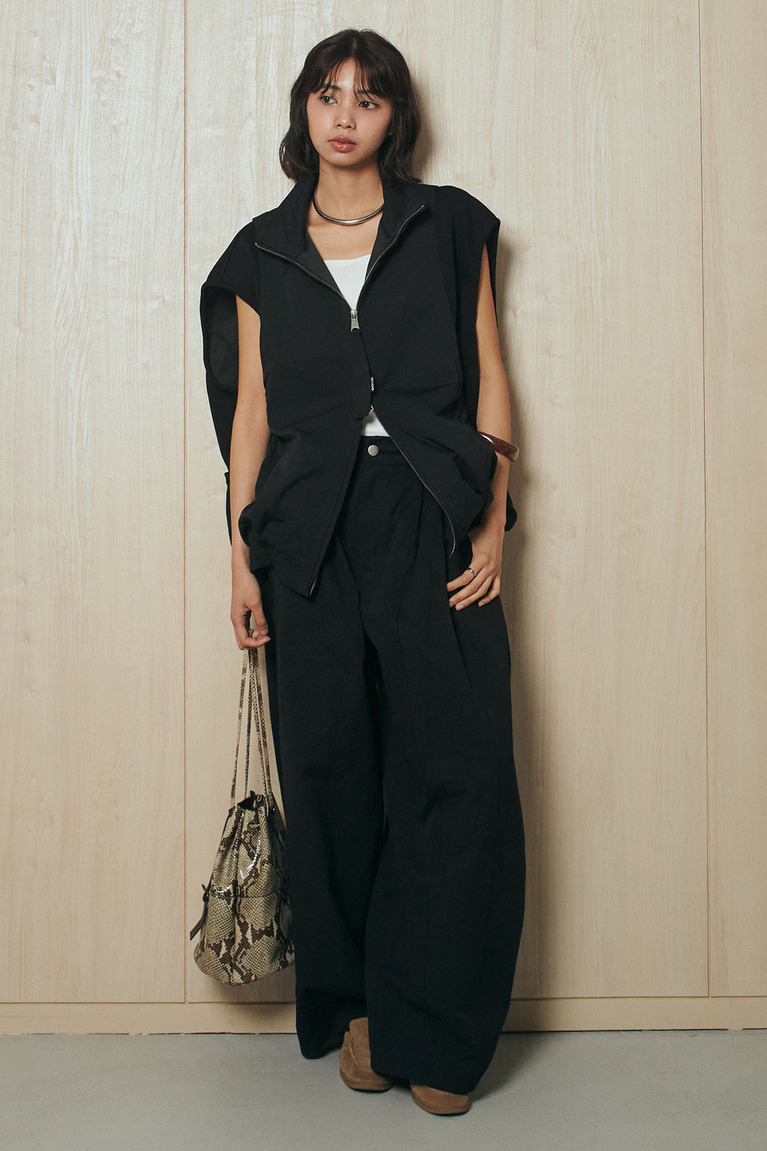 [SET]ショルダー切替スタンドネックジップベスト+コットンポリツータックセンターシームカーブパンツ(2set)