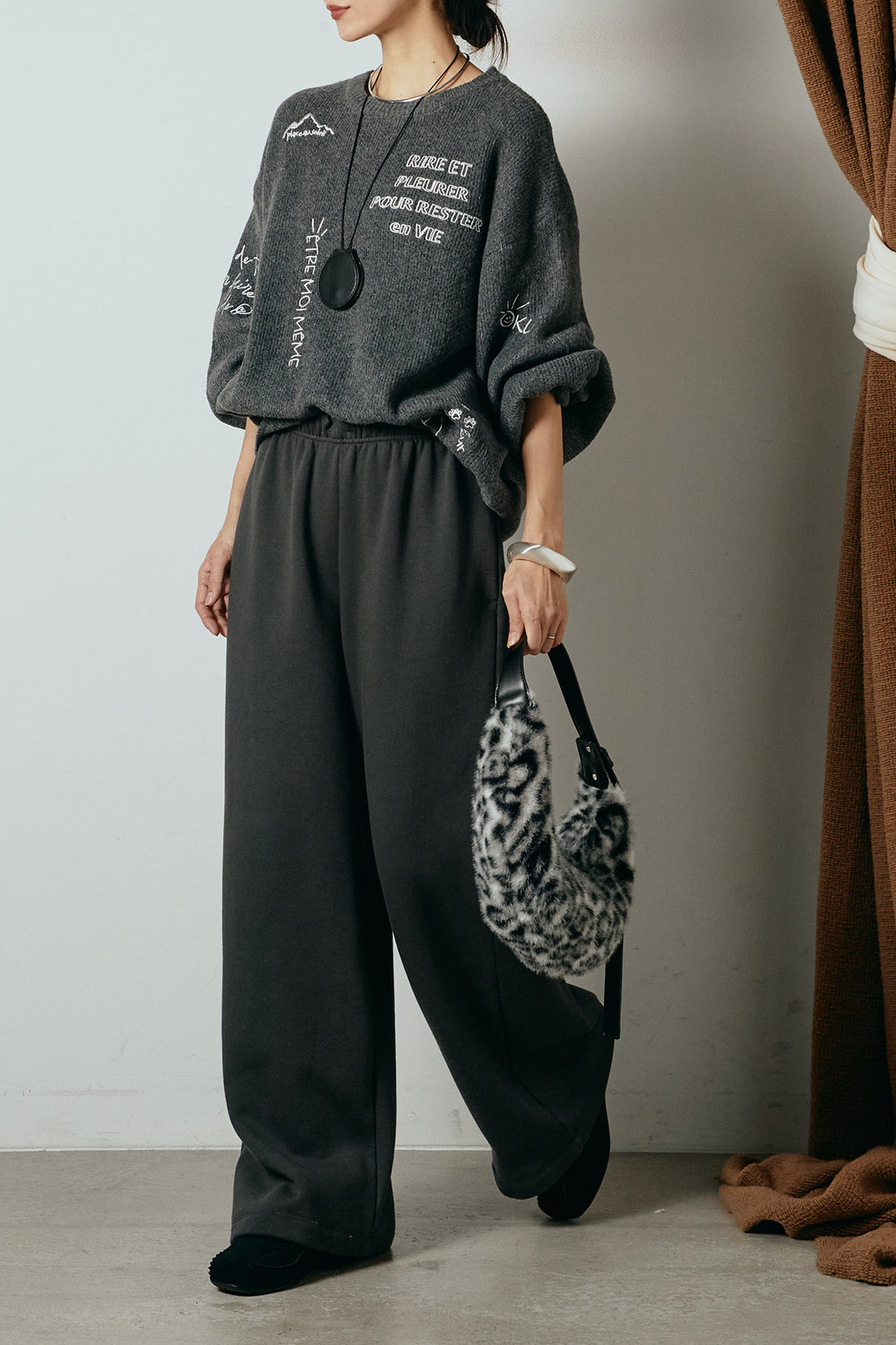 [SET]刺繍ロゴランダムデザインニットトップス+裏起毛スウェットワイドパンツ(2set)