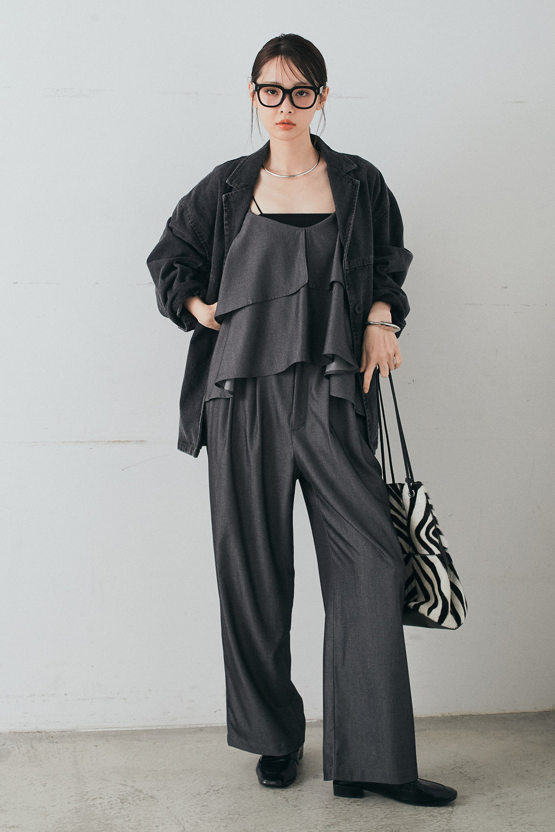 [SET]オーバーデニムジャケット+デニムライクツイルタックパンツ+デニムライクツイルティアードキャミソール(3set)