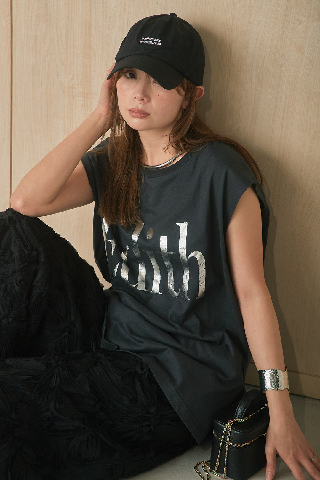 [SET]箔ロゴプリントノースリーブTシャツ+立体レースストレートパンツ(2set)