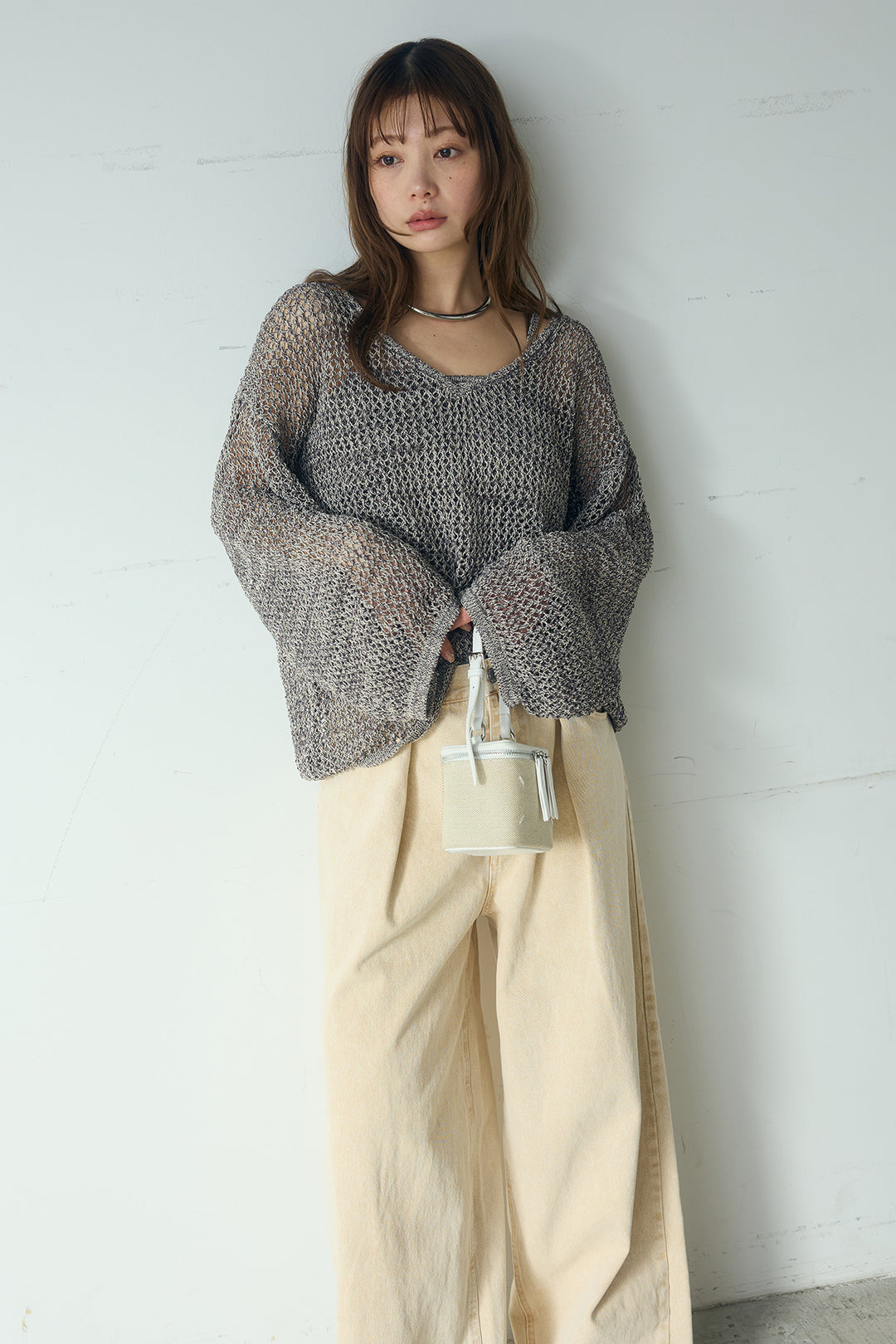 [SET]メッシュ編みビスチェセットVネックプルオーバー+カラーデニムタックカーブパンツ(2set)