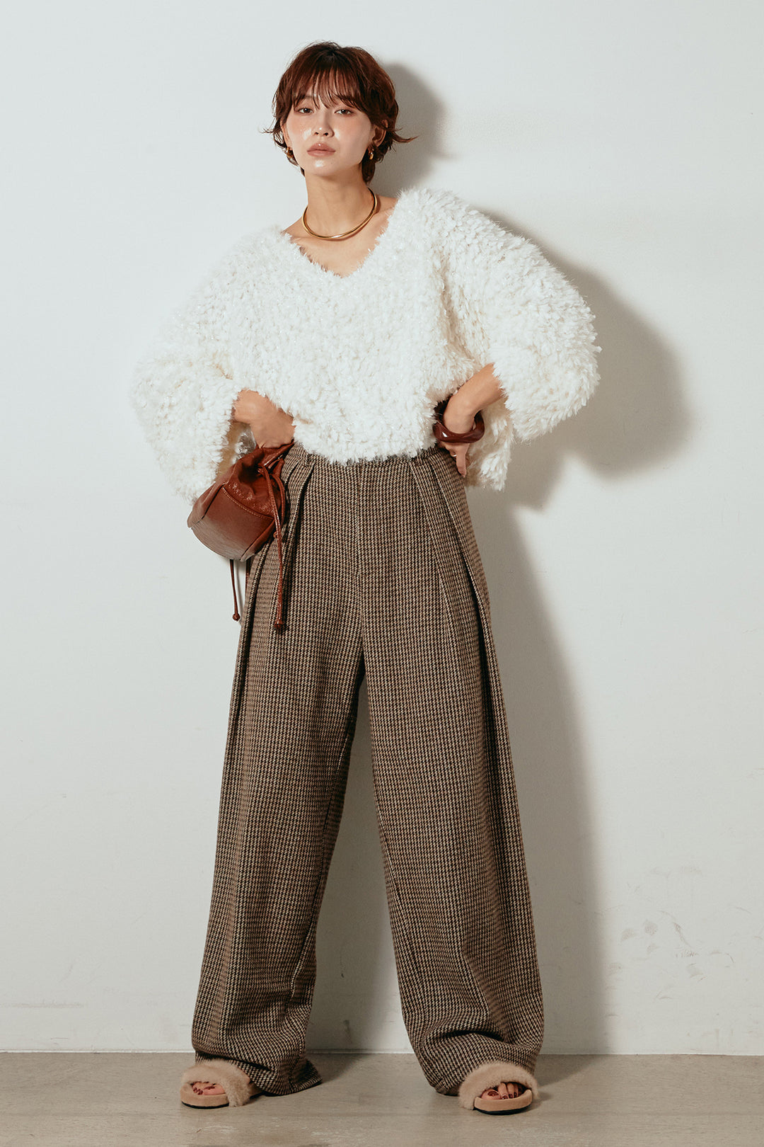 [SET]深Vネックチョウチョヤーンニットトップス+ガンクラブチェックタックパンツ(2set)