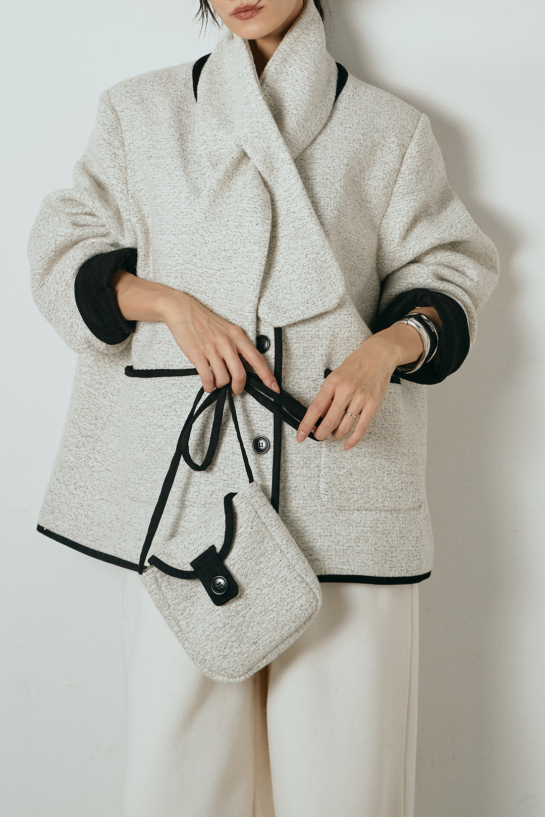 [SET]ノーカラーマフラーバッグ付きアウター+裏起毛スウェットワイドパンツ(2set)