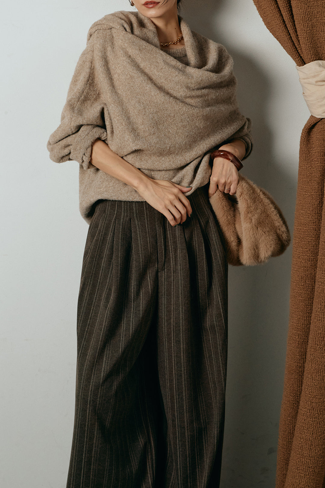 [SET]ネック巻きデザインニットトップス+タック入りマルチストライプ柄ワイドパンツ(2set)