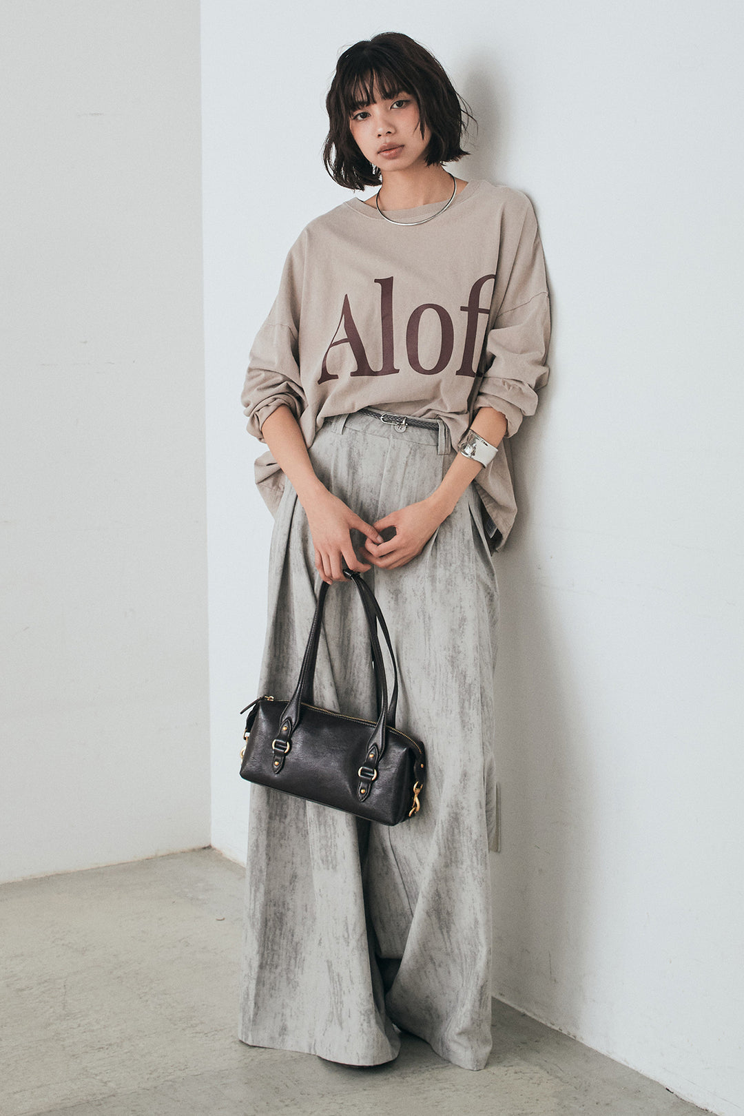 [SET]裾センタードロストロゴプリントワイドTシャツ+紐ベルト付きかすれ柄ワイドスラックス(2set)