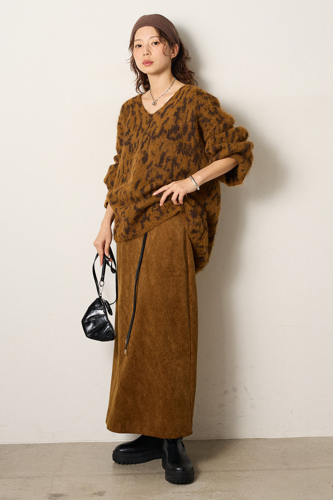 [SET]フラッフィーレオパードシャギーニット+ロープベルト付きスウェード調スカート(2set)