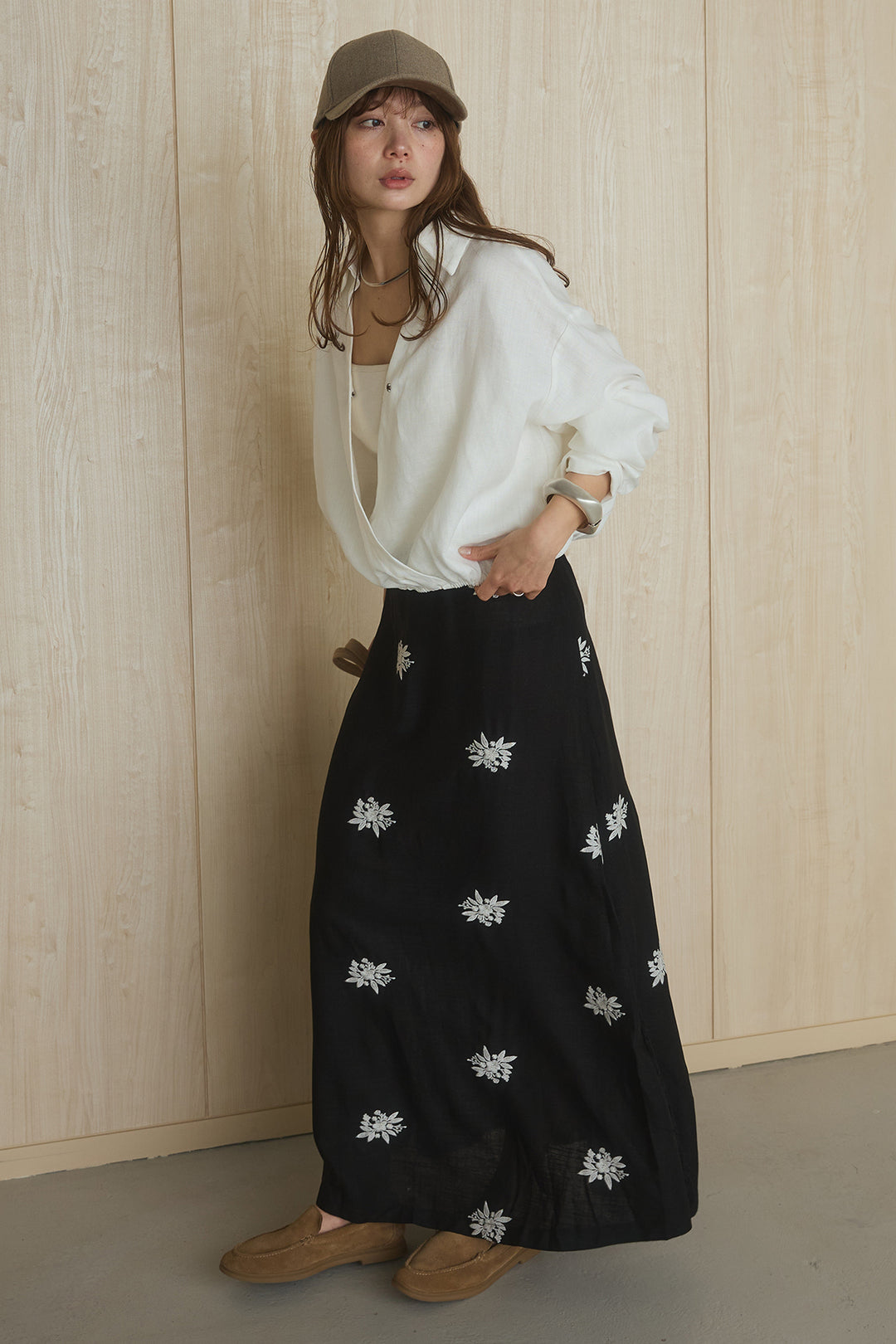 [SET]麻混襟付きトップス+レースコンビフラワー刺繍柄スカート(2set)
