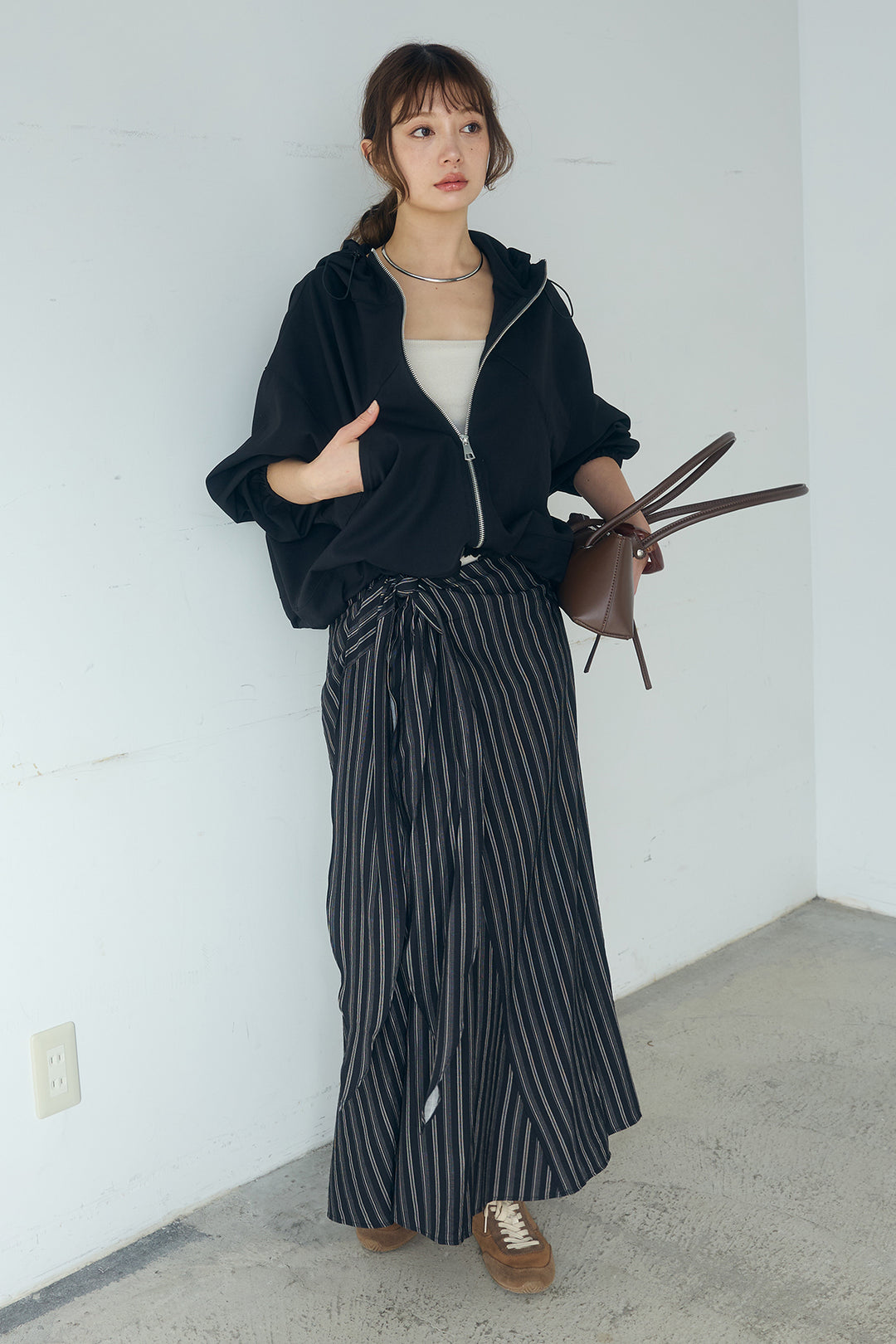 [SET]ネック裾絞りブルゾンアウター+マルチピンストライプ柄巻きスカート(2set)