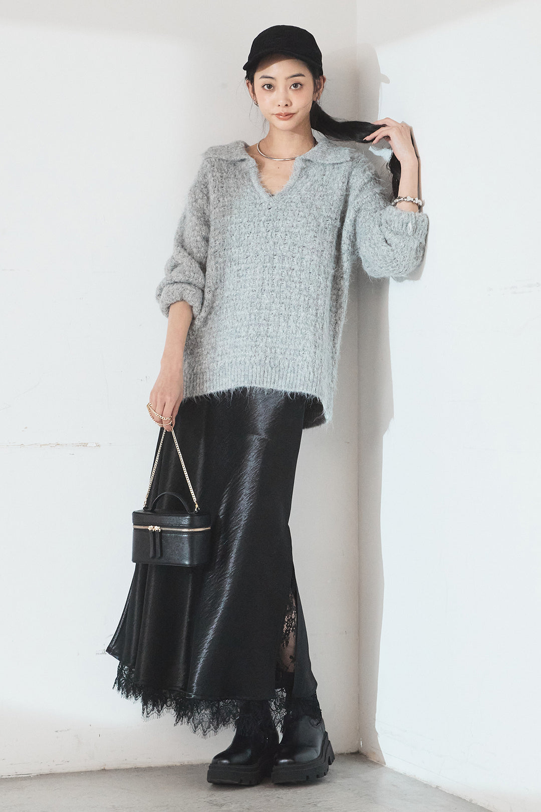 [SET]襟付きVネックニットトップス+裾レースデザインサテンスカート(2set)