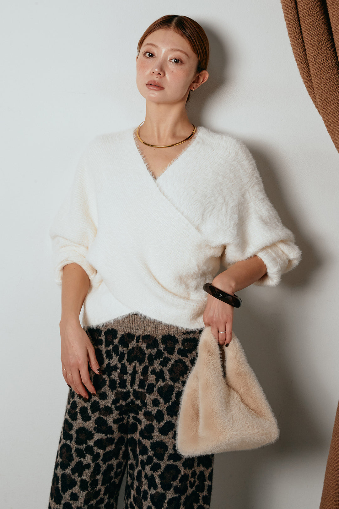 [SET]シャギーカシュクールニットトップス+リラックスレオパード柄ニットパンツ(2set)