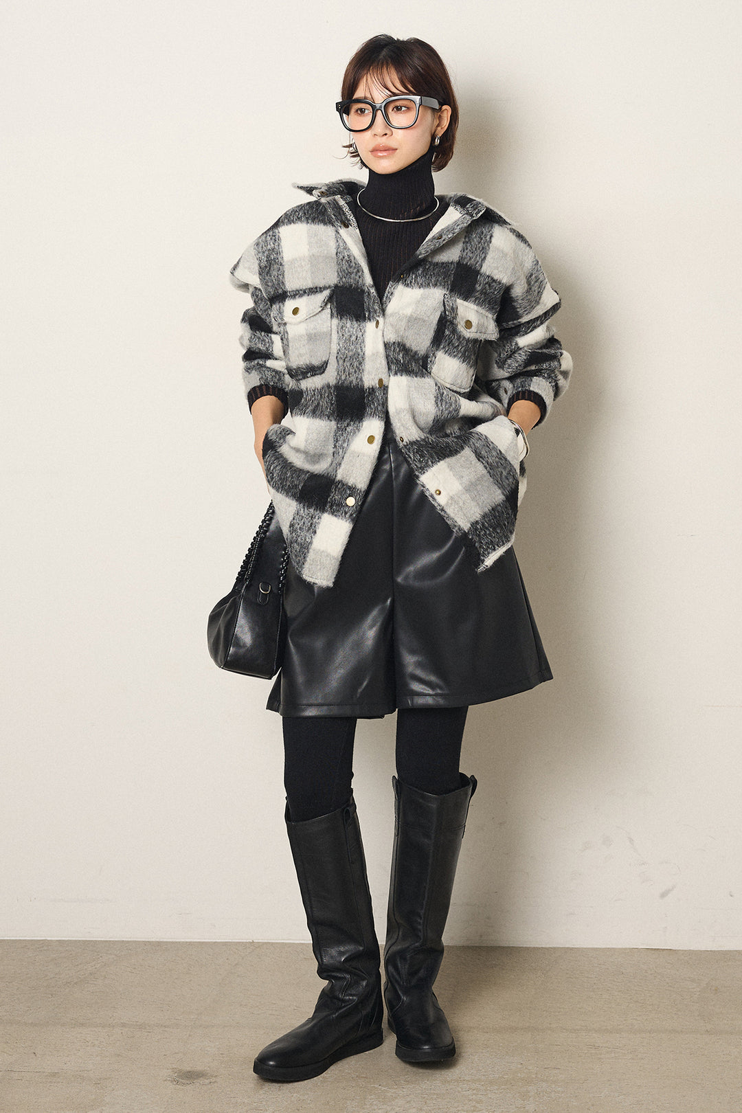 [SET]起毛チェック柄ポケットアウター+ストレッチエコレザーバミューダパンツ+リブニットシームレスタートルプルオーバー(3set)