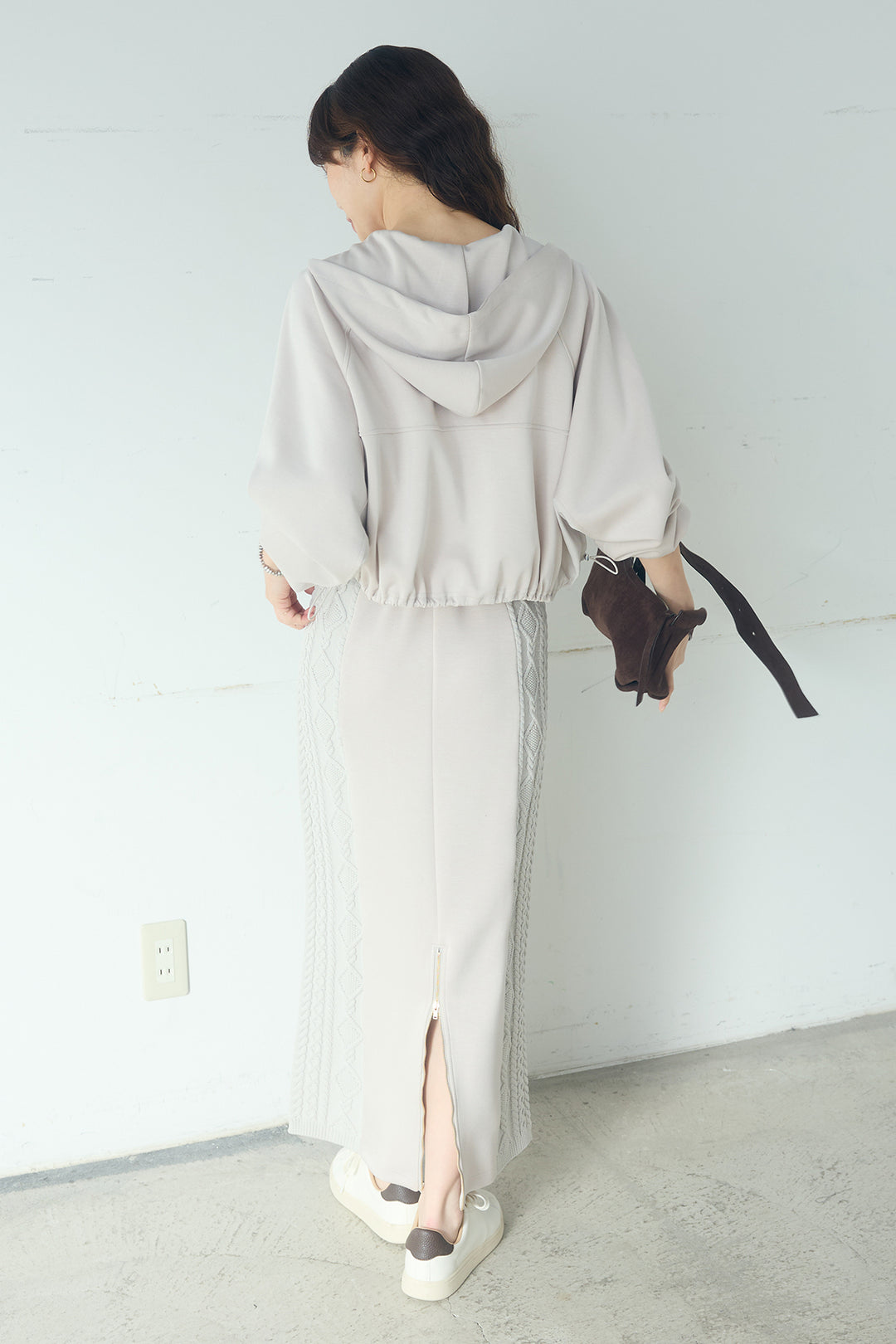 [SET]ドルマンショートフーディー+異素材ドッキングケーブルニットスカート(2set)