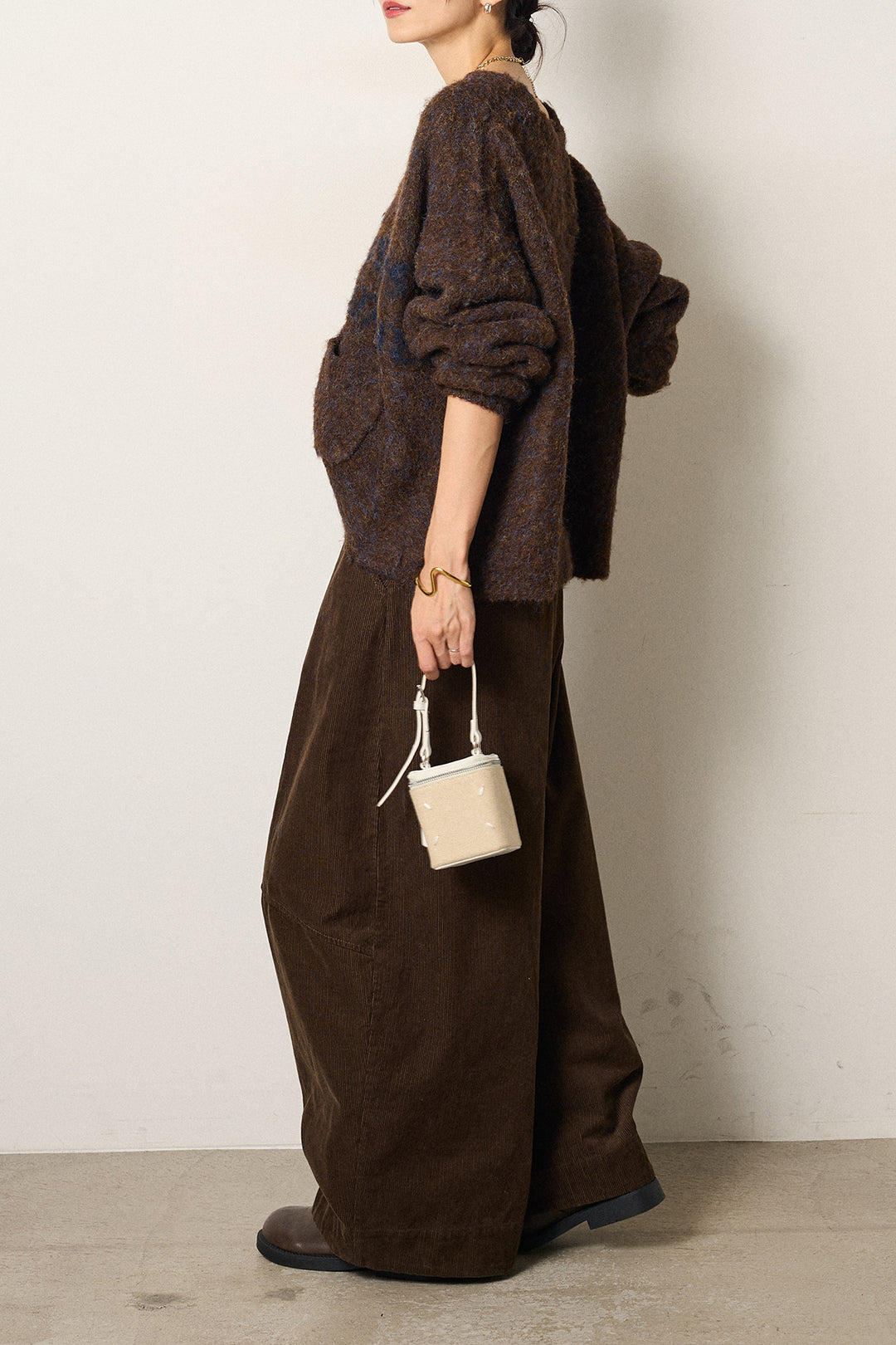 [SET]ウール混透かしロゴニットカーディガン+タック入りコーデュロイワイドパンツ(2set)