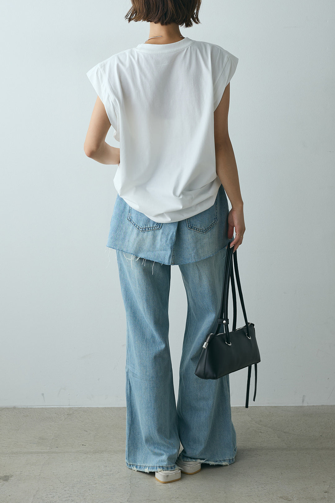 [SET]英字デザインノースリーブTシャツ+レイヤードデニムパンツ(2set)