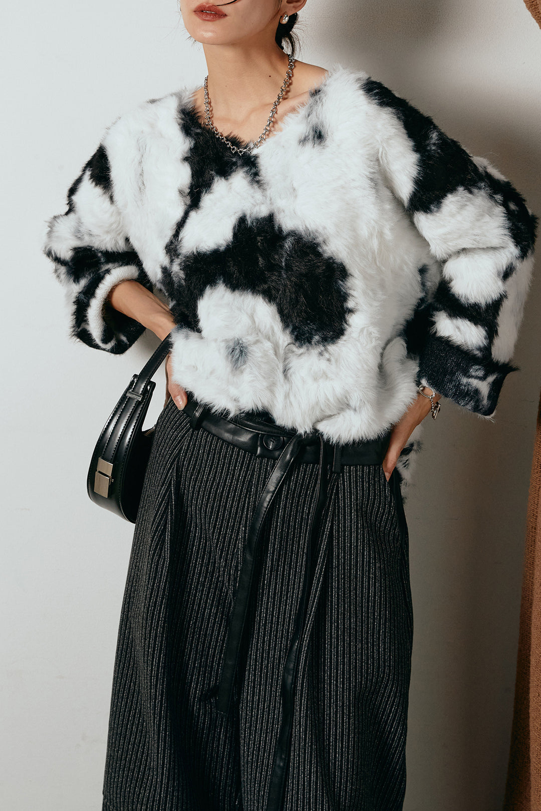 [SET]タイダイ柄シャギーニットトップス+レザーライク配色ストライプパンツ(2set)