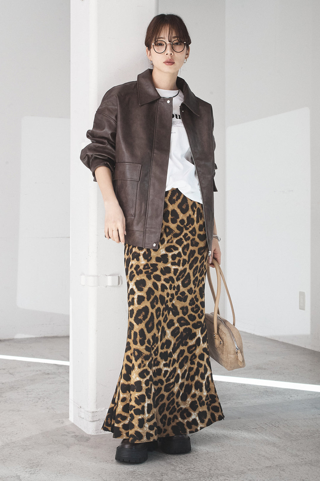 [SET]レザーライクオーバーサイズブルゾン+レオパードサテンナロースカート(2set)