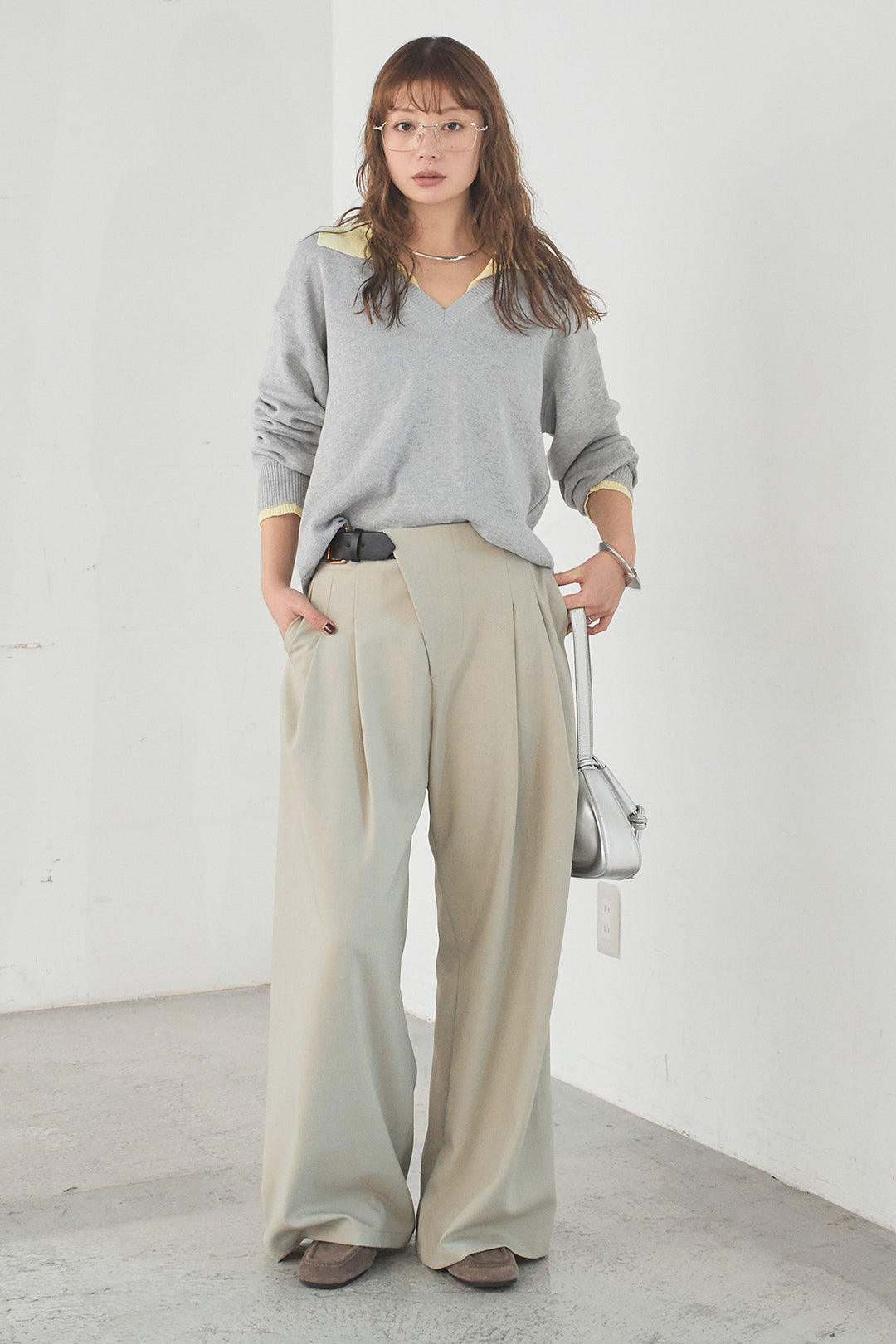 [SET]バイカラーニットレイヤード風プルオーバー+サイドベルトタック入りスラックス(2set)