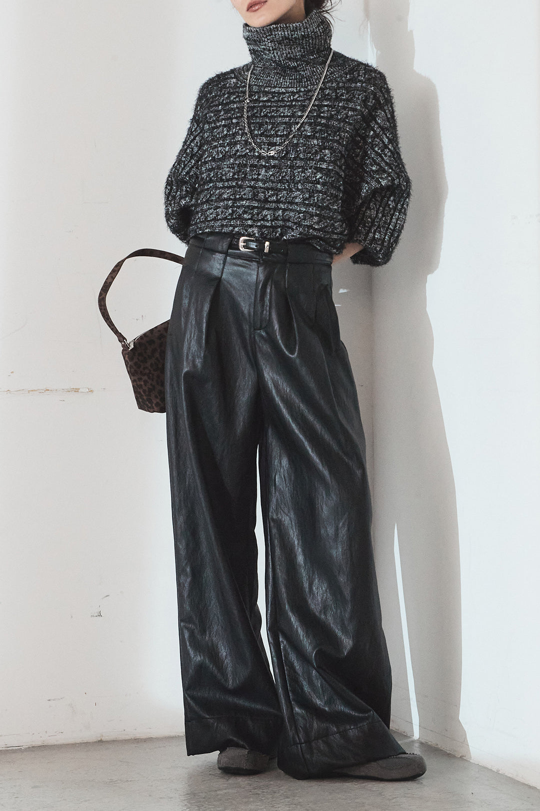 [SET]ミックス編みドルマンニットトップス+ベルト付きレザーライクタックパンツ(2set)