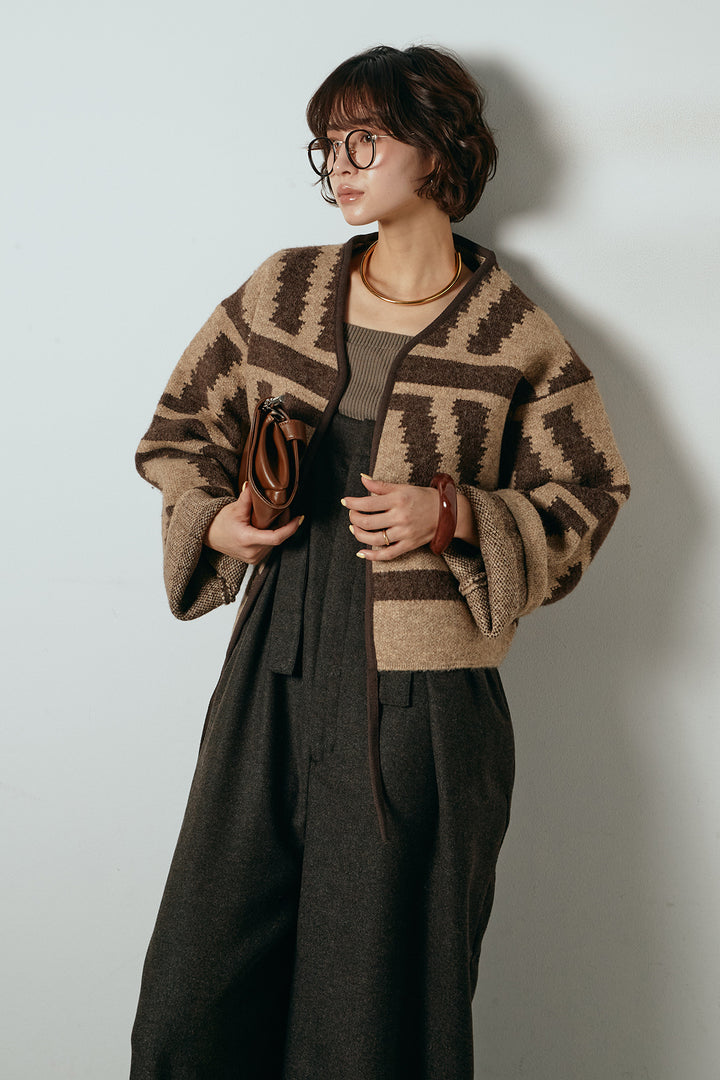 [SET]ノーカラー幾何学模様アウター+ウール混フランネルワイドサロペット(2set)