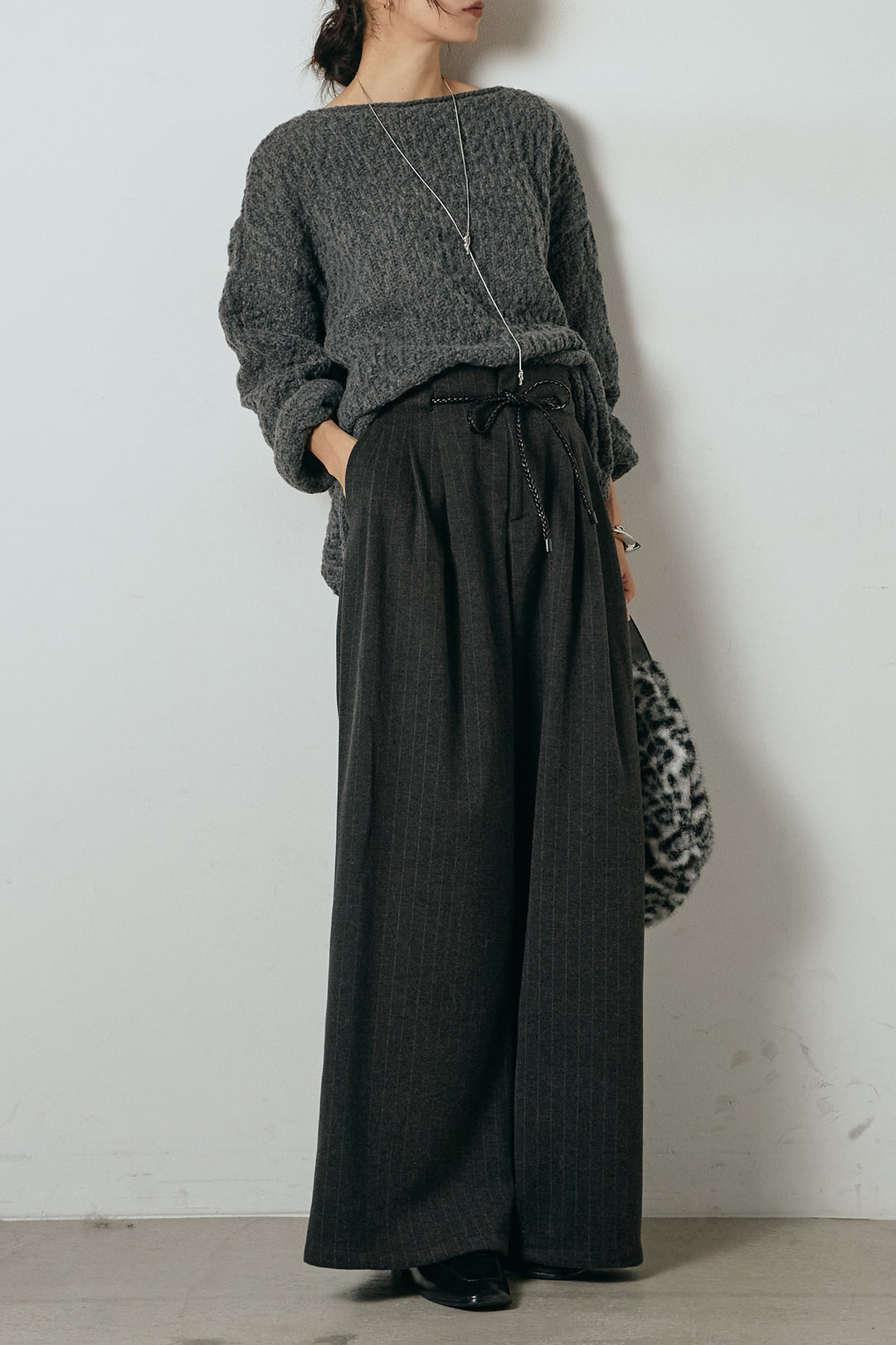 [SET]ボリューム編みニットプルオーバー+編みベルト付きピンストライプワイドパンツ(2set)