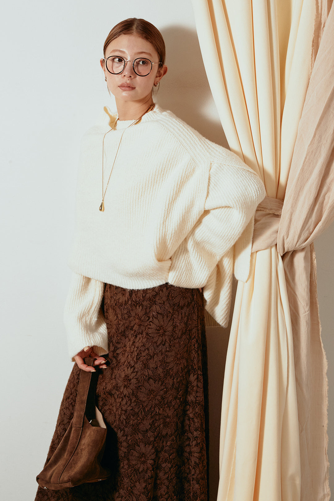 [SET]ケープデザインリブニットトップス+花柄刺繍ベロアフレアスカート(2set)