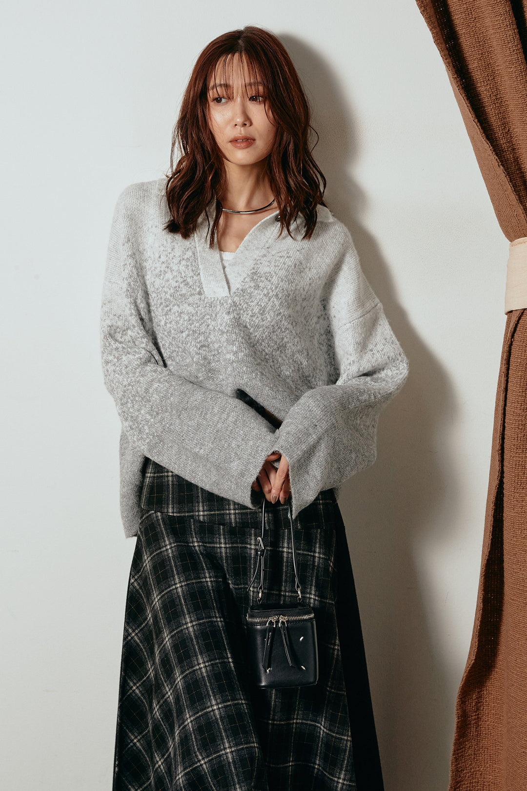 [SET]グラデーションラメニットキーネックプルオーバー+フェイクレザーベルト付き切り替えタータンチェックスカート(2set)
