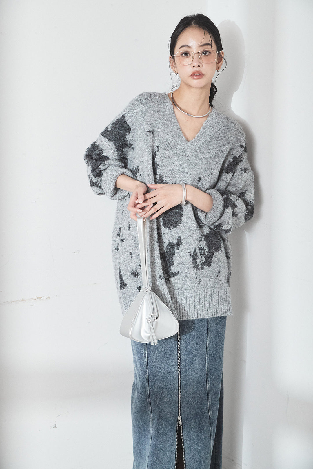 [SET]アブストラクト柄ニットプルオーバー+フロントジップデニムスカート(2set)