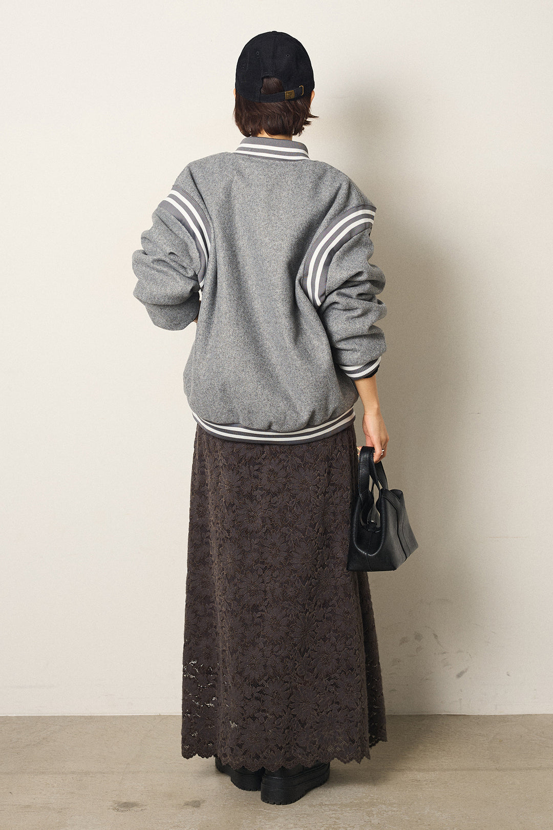 [SET]ワンポイントデザインブルゾン+花柄刺繍ベロアフレアスカート(2set)