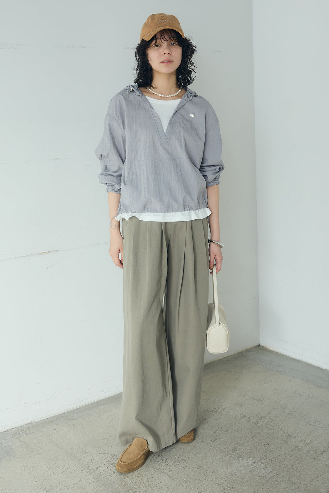 [SET]レイヤードデザインフーディートップス+サイド調整ベルトタックパンツ(2set)