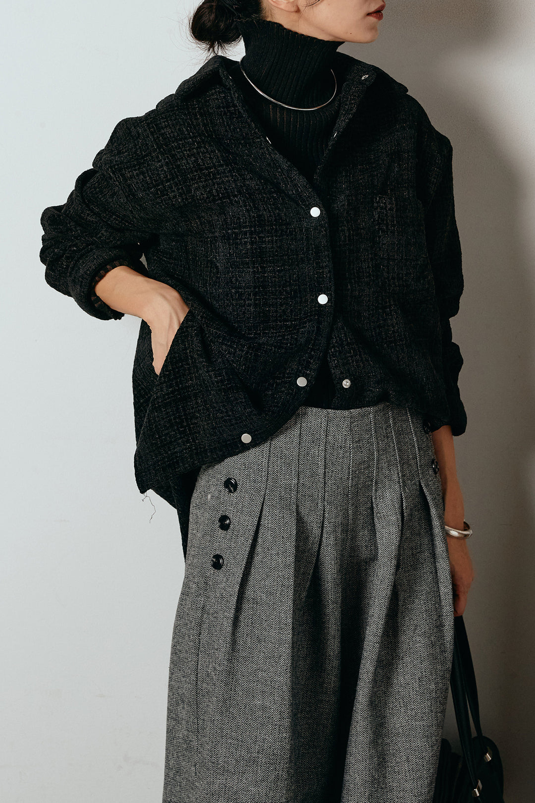 [SET]ルーズクラッシュツイルシャツ+リブニットシームレスタートルプルオーバー+サイドボタンツイードタックパンツ(3set)