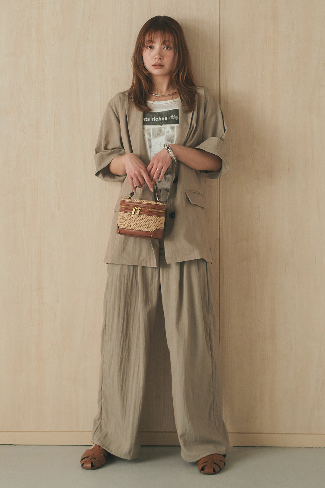 [SET]半袖モノトーングラフィックトップス+リネンライク2タックワイドパンツ(2set)