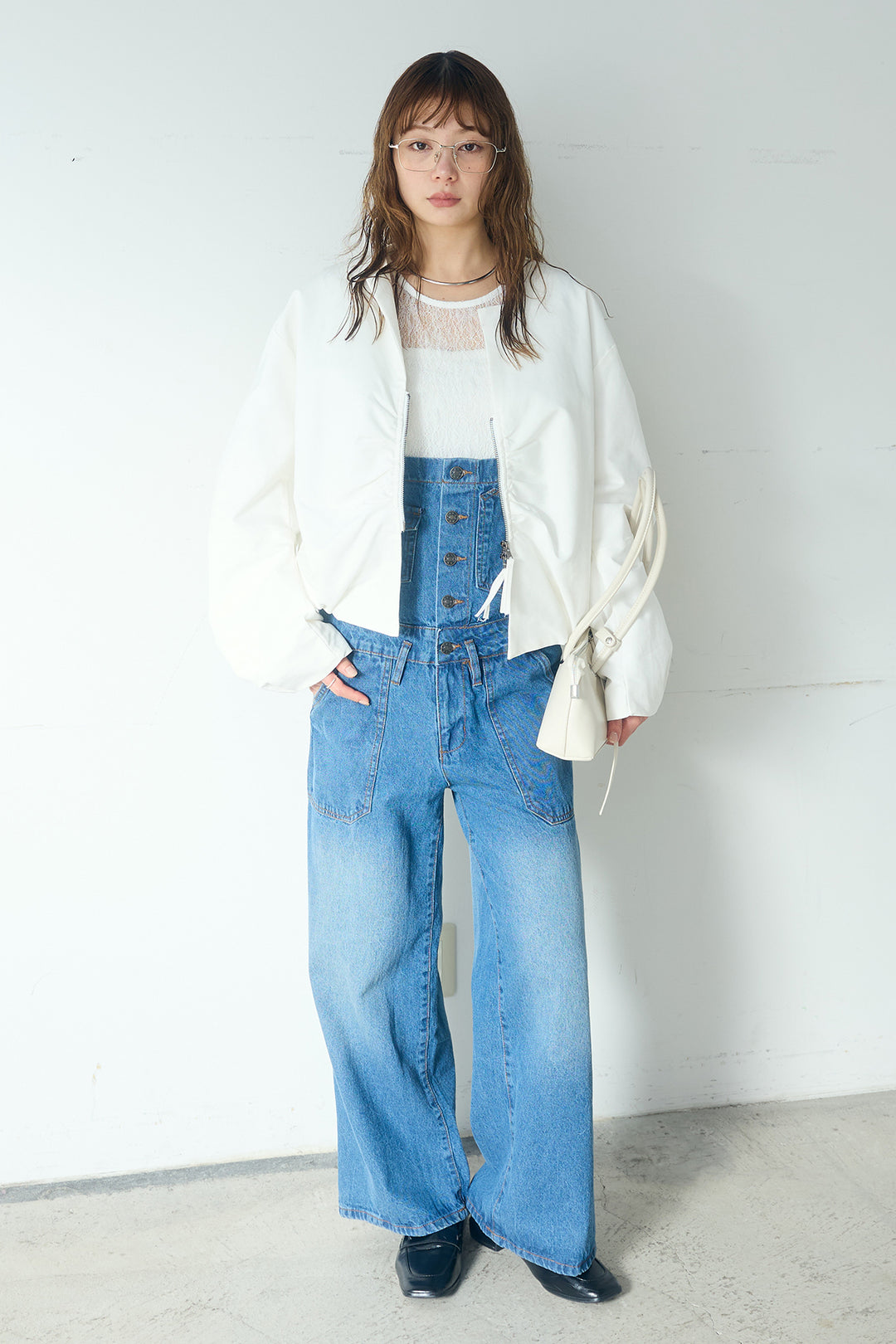 [SET]ノーカラーフロントギャザージップアウター+デニムサロペットワイドパンツ+ストレッチレースクルーネックインナー(3set)