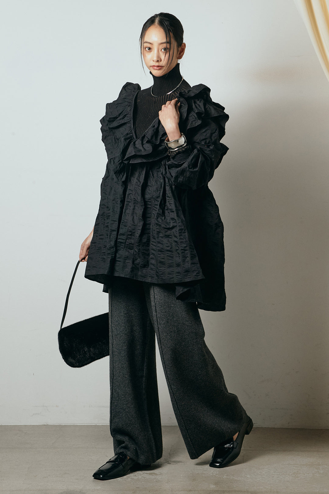 [SET]Vネックフリルカラーブラウス+リブニットシームレスタートルプルオーバー+センターラインニットパンツ(3set)