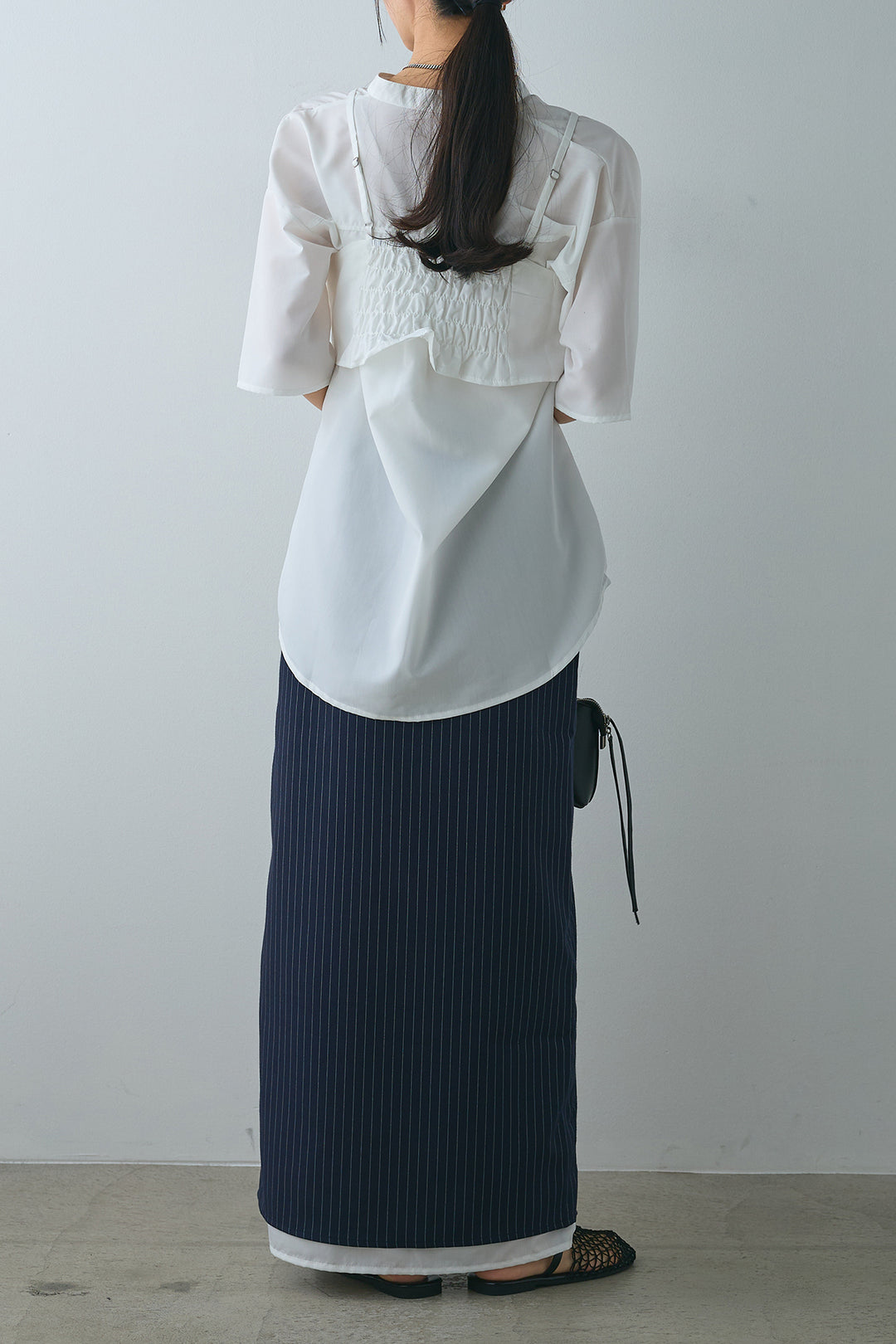 [SET]ホックビスチェ付きバンドカラーシャツ+ストライプストレートスカート(2set)