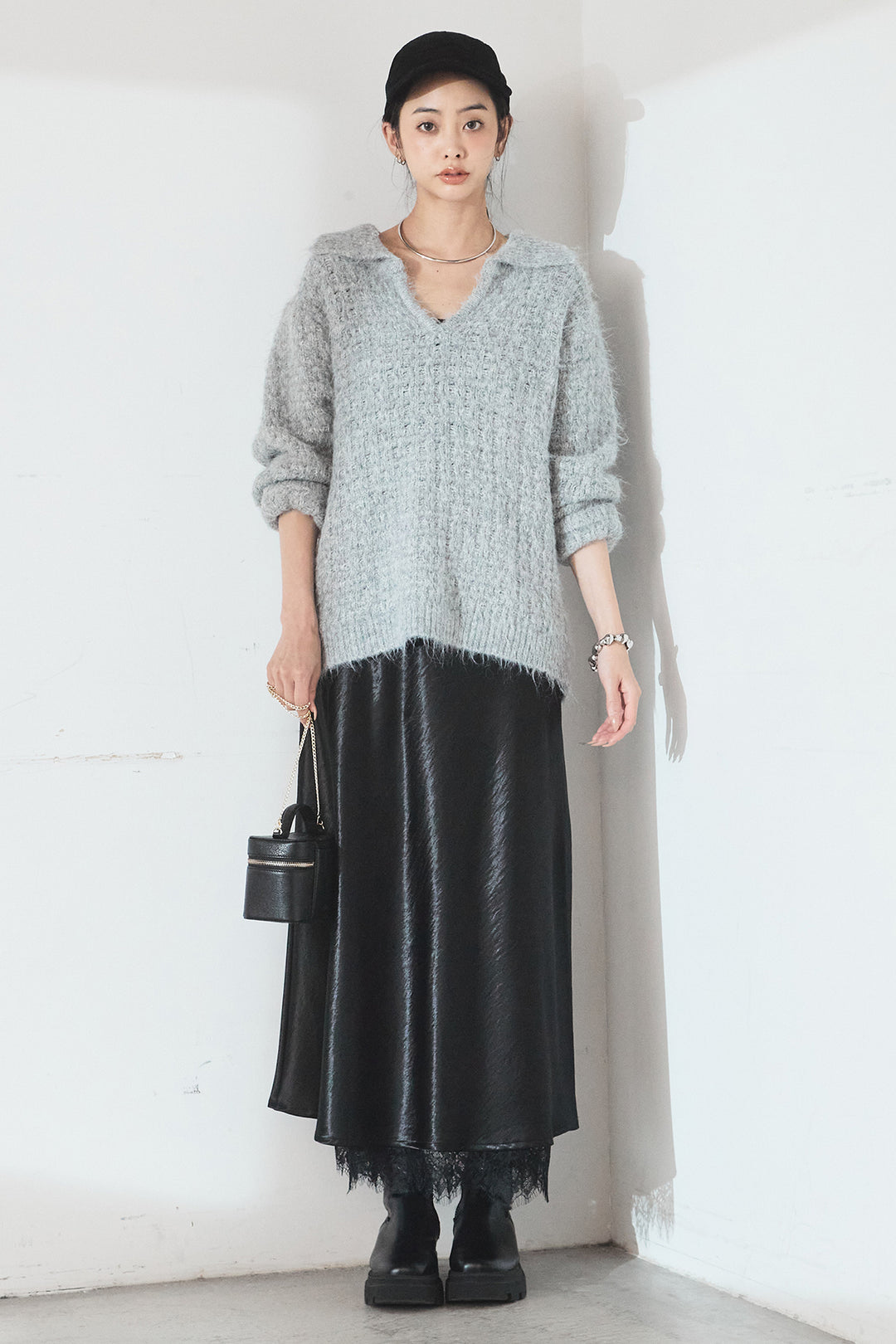 [SET]襟付きVネックニットトップス+裾レースデザインサテンスカート(2set)