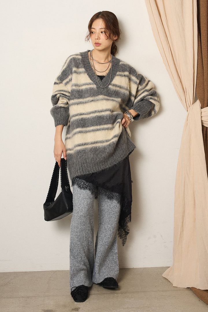 [SET]ルーズVネックボーダーニットトップス+レースドッキングサテンキャミソール(2set)