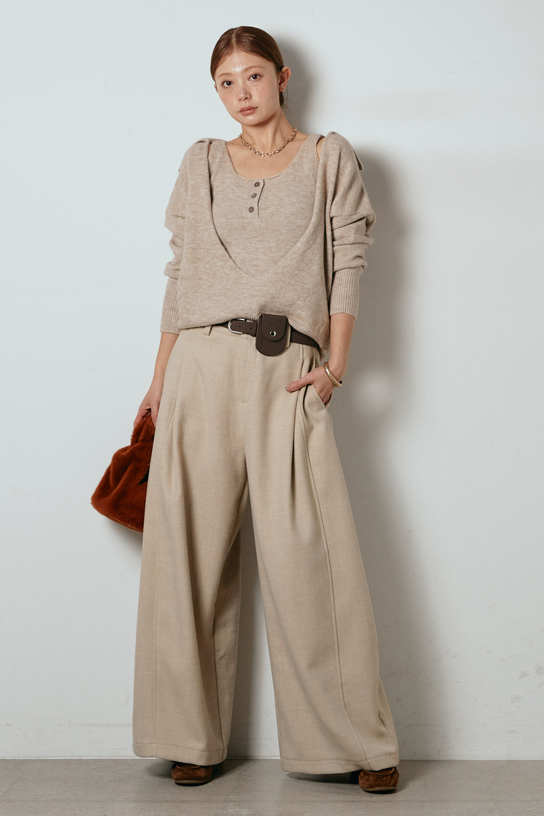[SET]襟付きレイヤードニットトップス+ポーチベルト付きカーブパンツ(2set)