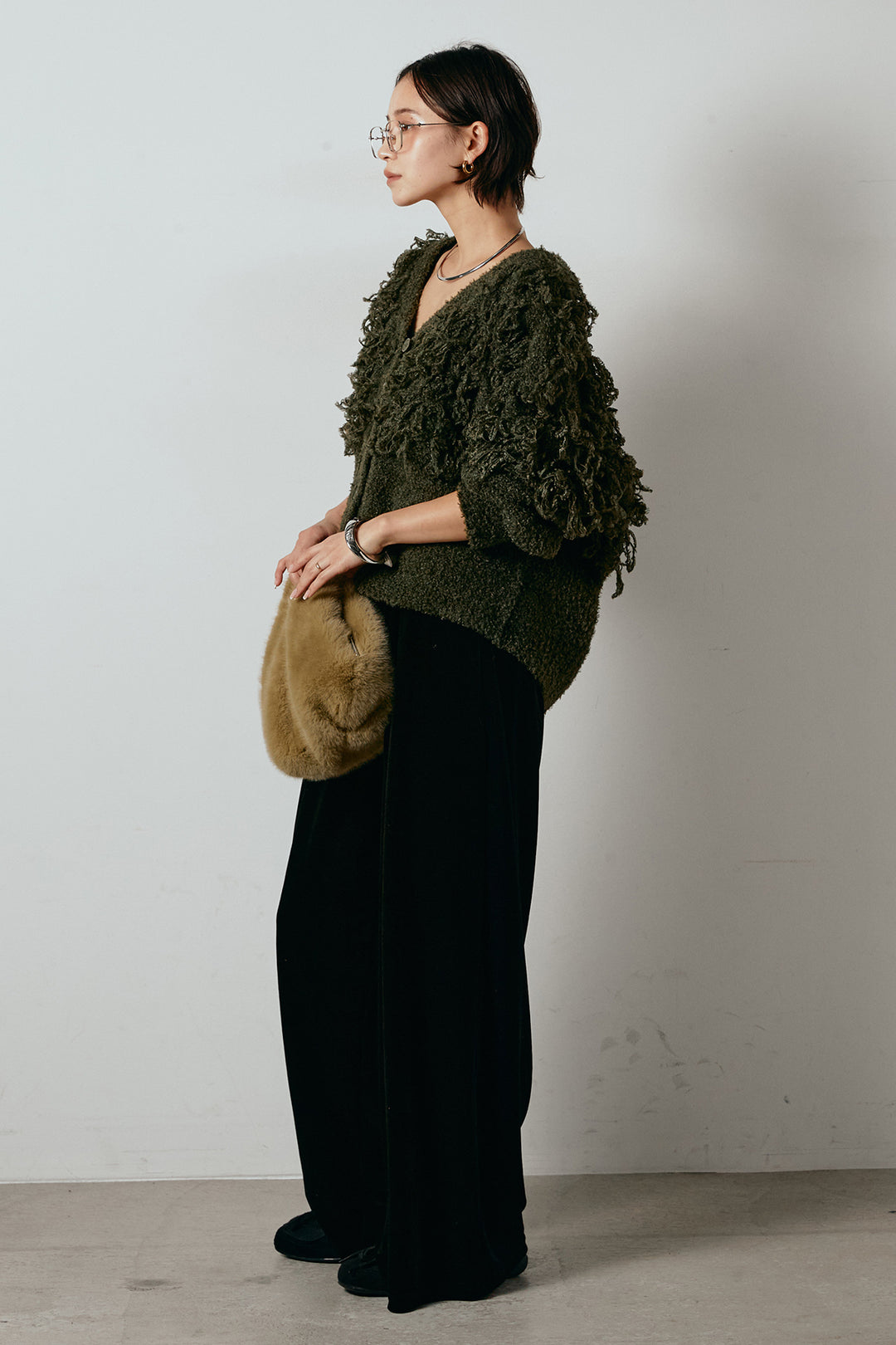 [SET]ループ編みVネックニットカーディガン+ベロアサスペンダー付きパンツ(2set)