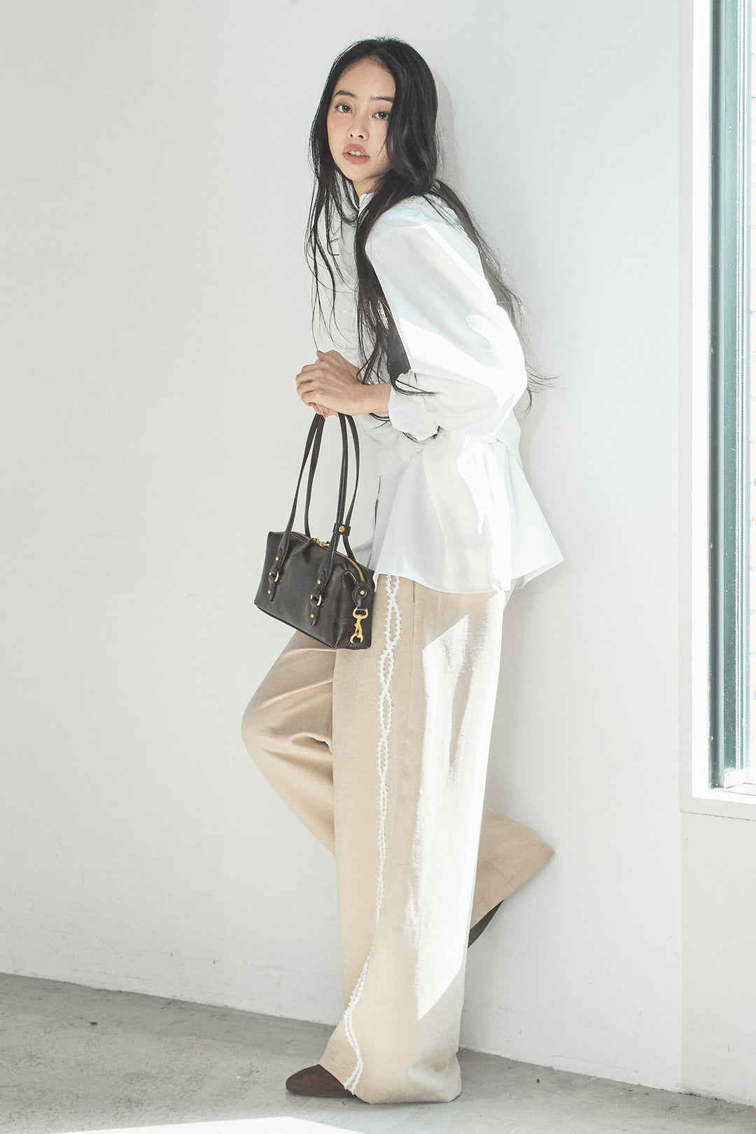 [SET]ニットキャミ付きシャツ+刺繡テープラインパンツ(2set)