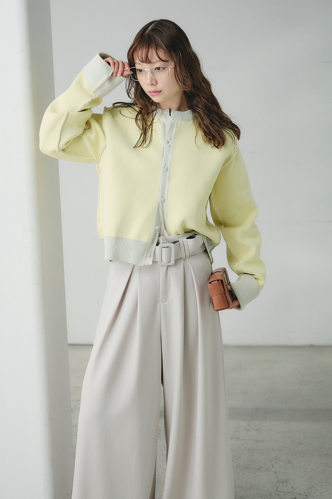 [SET]リバーシブル配色ニットカーディガン+ベルト付きツータックワイドパンツ(2set)