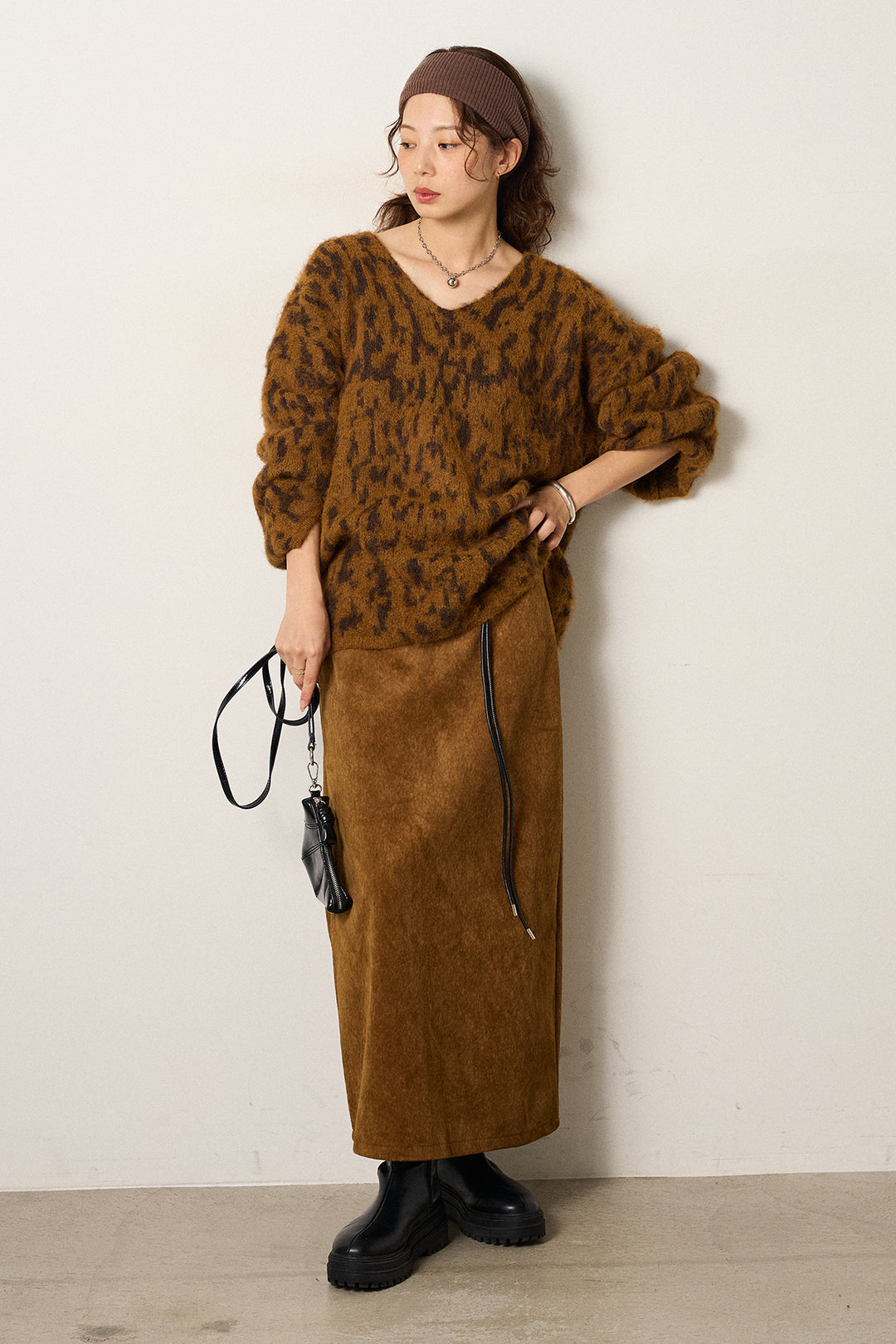 [SET]フラッフィーレオパードシャギーニット+ロープベルト付きスウェード調スカート(2set)