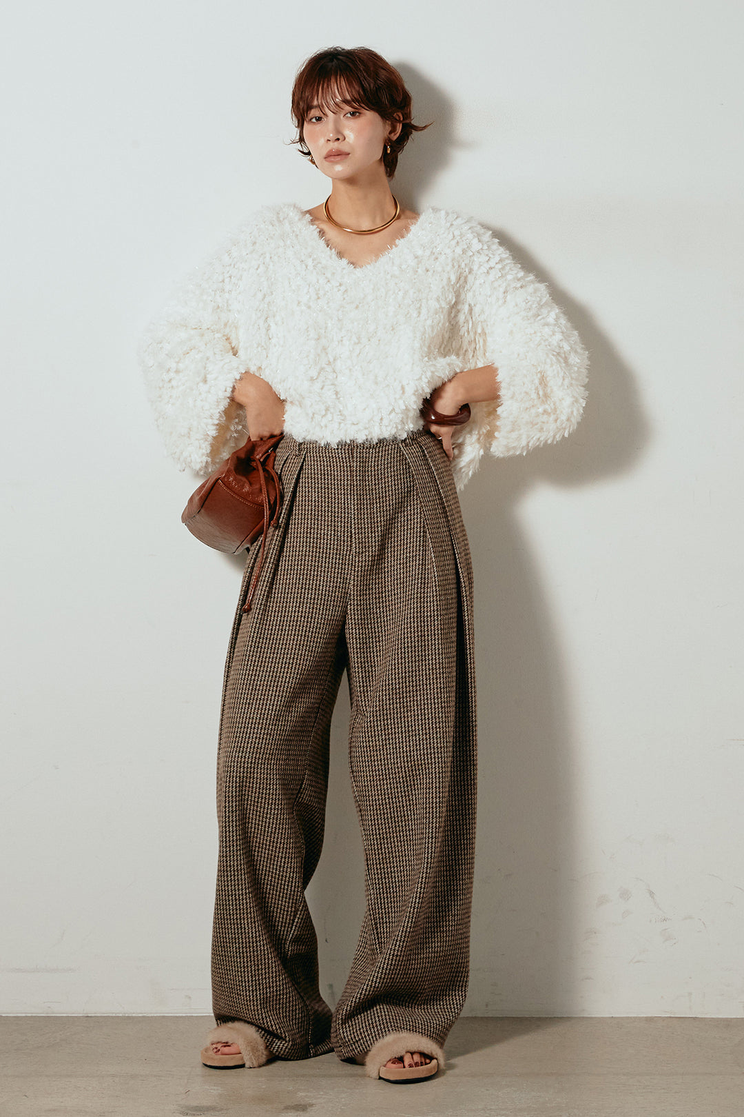 [SET]深Vネックチョウチョヤーンニットトップス+ガンクラブチェックタックパンツ(2set)