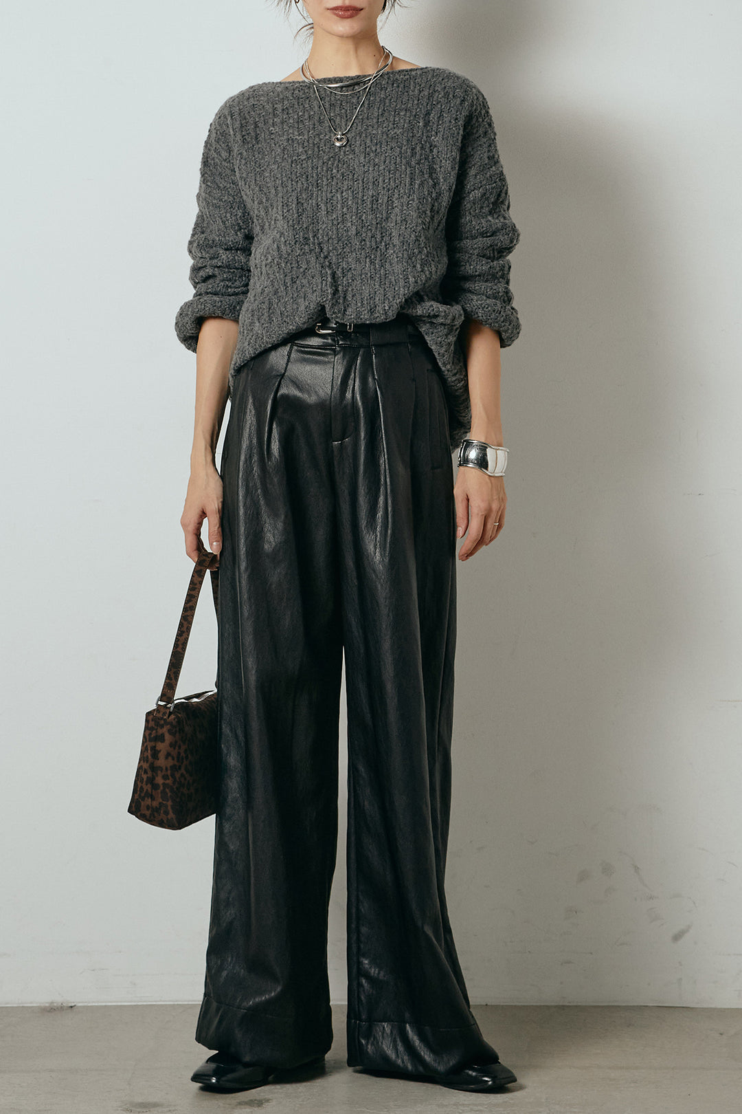 [SET]ボリューム編みニットプルオーバー+ベルト付きレザーライクタックパンツ(2set)