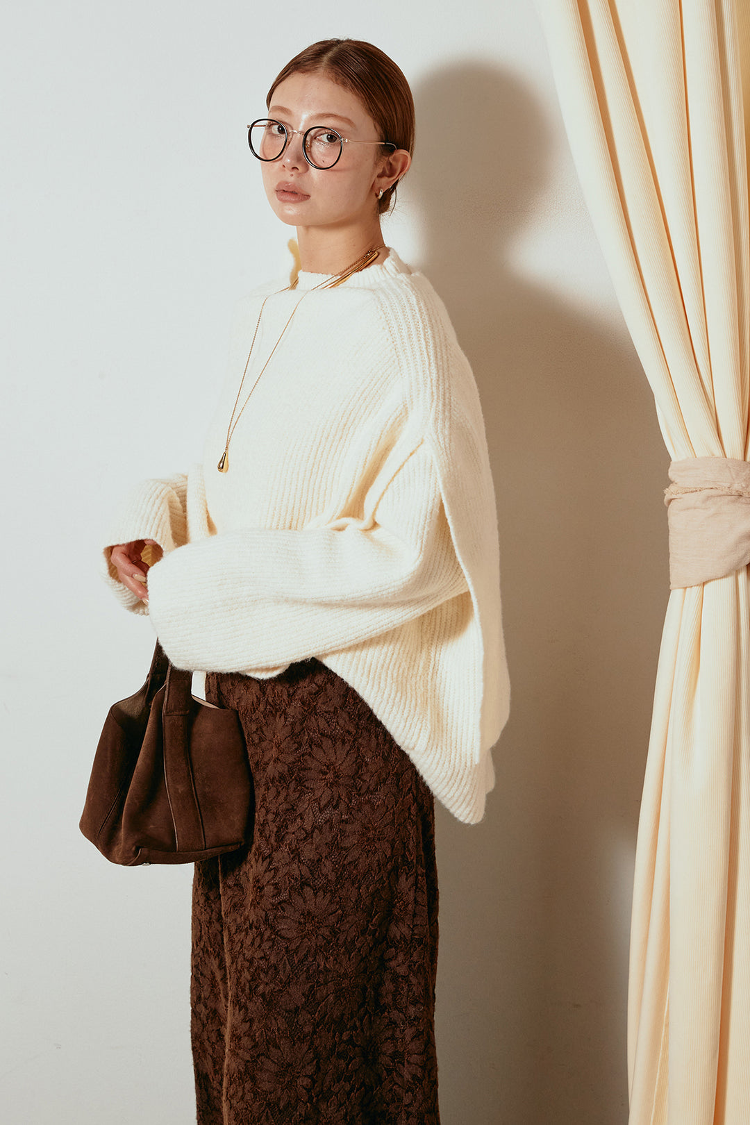 [SET]ケープデザインリブニットトップス+花柄刺繍ベロアフレアスカート(2set)