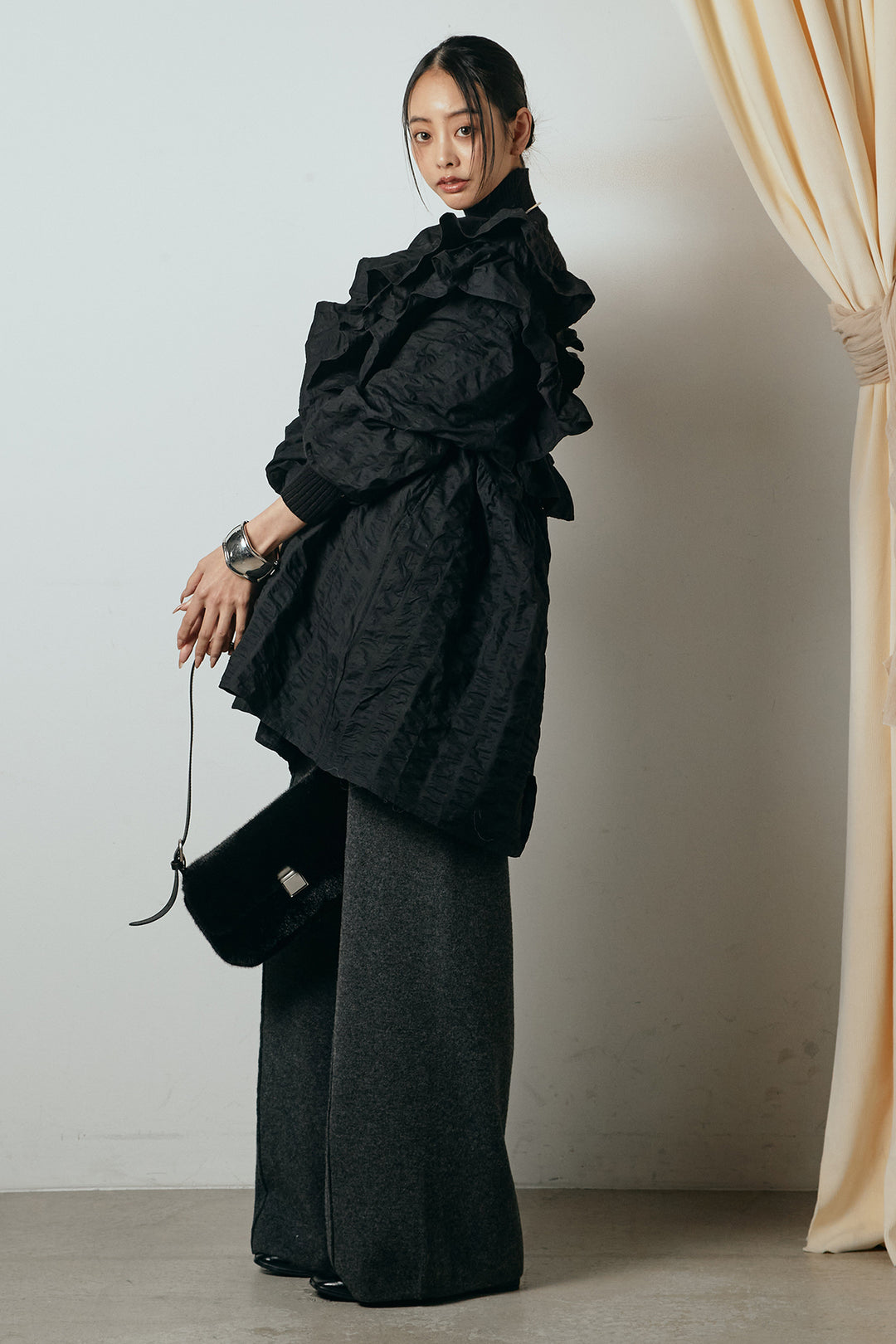 [SET]Vネックフリルカラーブラウス+センターラインニットパンツ(2set)