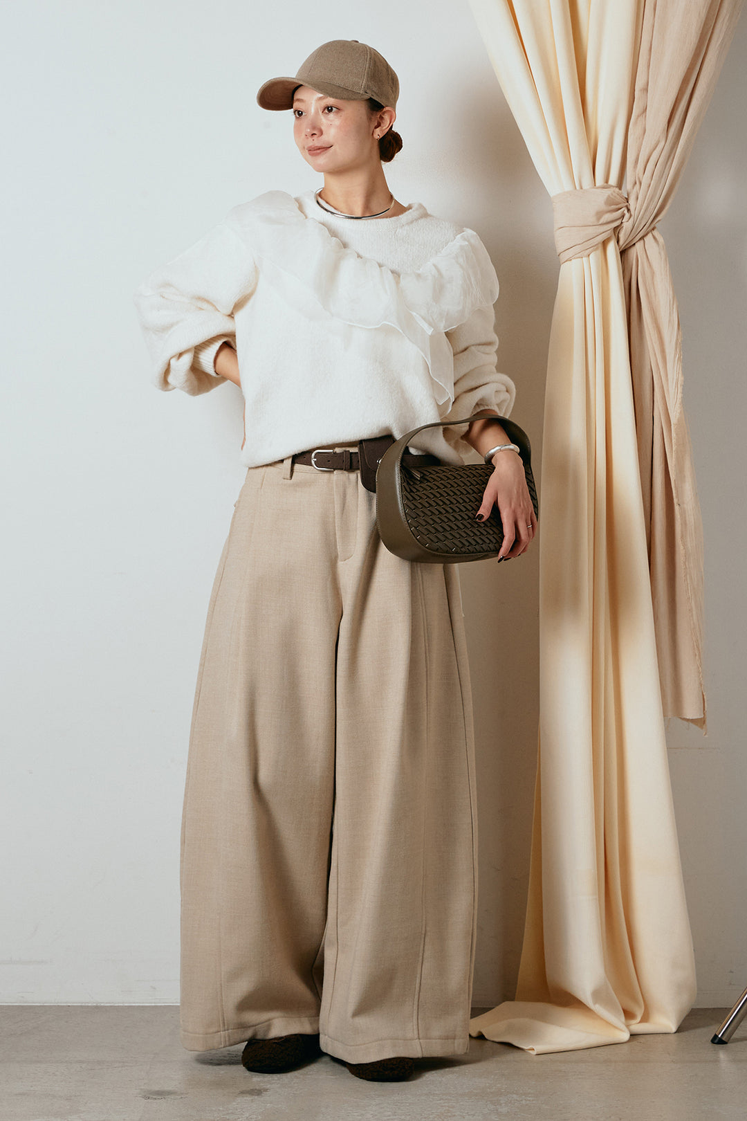 [SET]アシンメトリーフリルニットトップス+ポーチベルト付きカーブパンツ(2set)