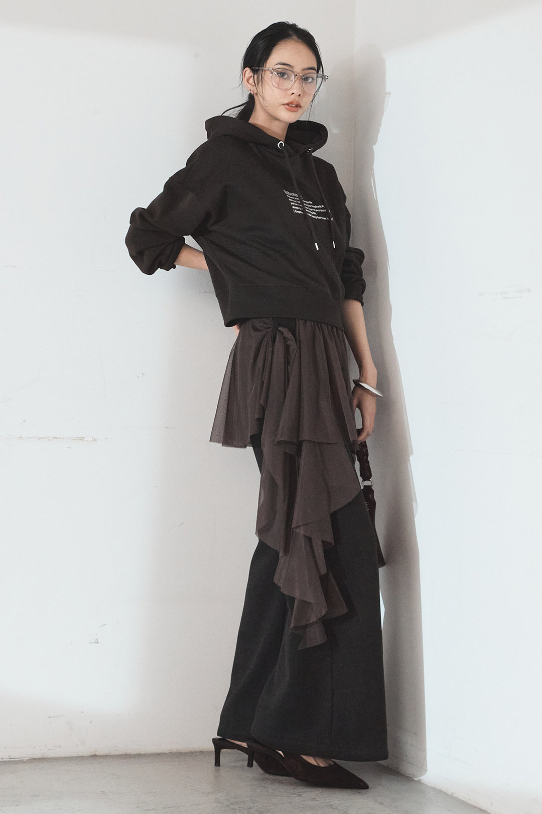 [SET]裏起毛レタリング刺繍フーディショートプルオーバー+チュールレイヤードニットパンツ(2set)